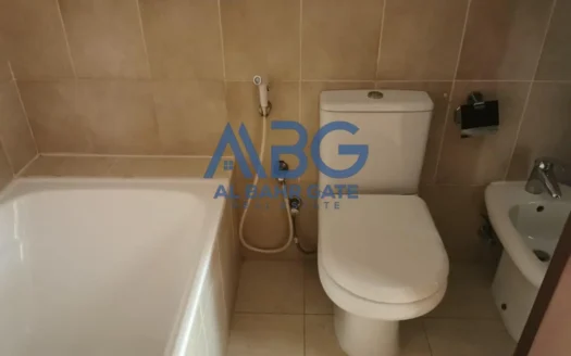 Spacious 1 BR Apartment in Al Hamra Village
